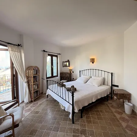 Lycia With Private Pool, Roof Terrace, Bbq Area And Garden *