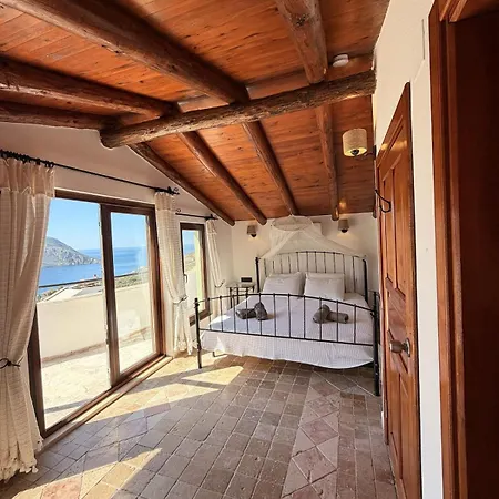 Villa Lycia With Private Pool, Roof Terrace, Bbq Area And Garden *