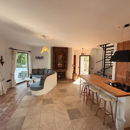 Villa Lycia With Private Pool, Roof Terrace, Bbq Area And Garden *
